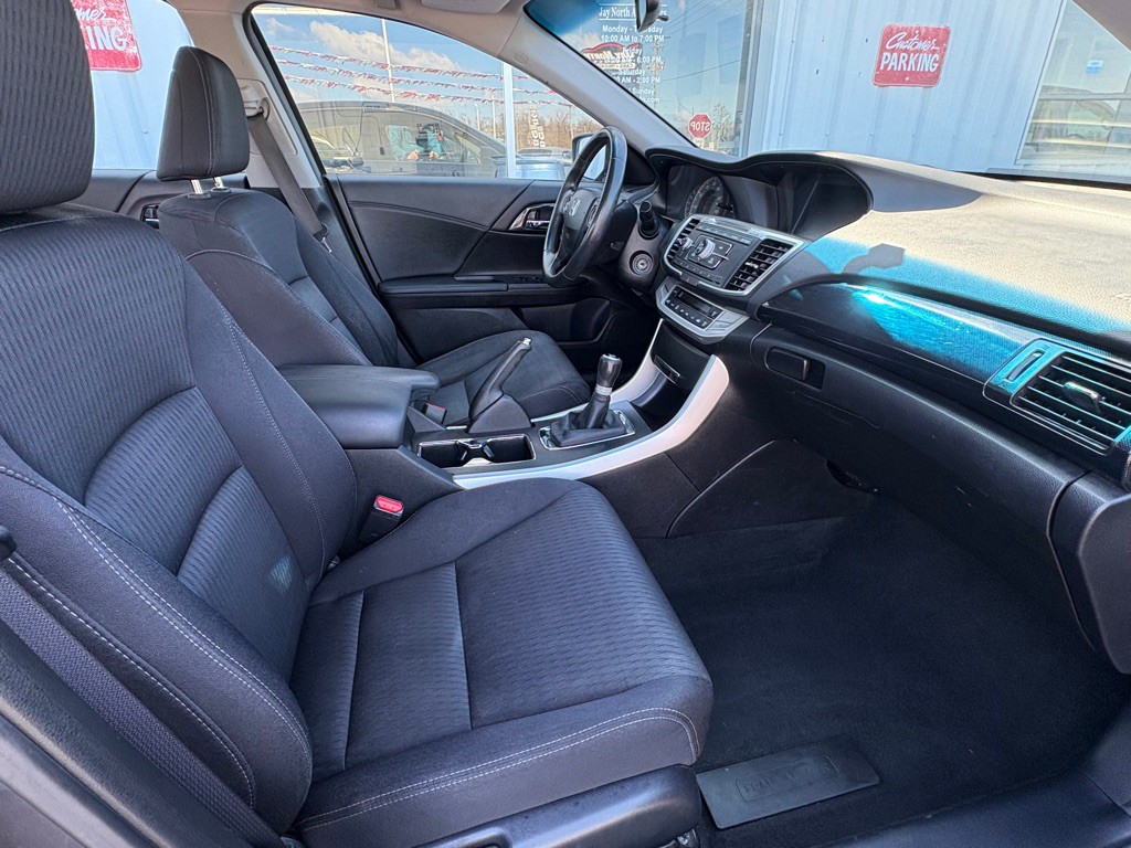 2013 Honda Accord Image 16