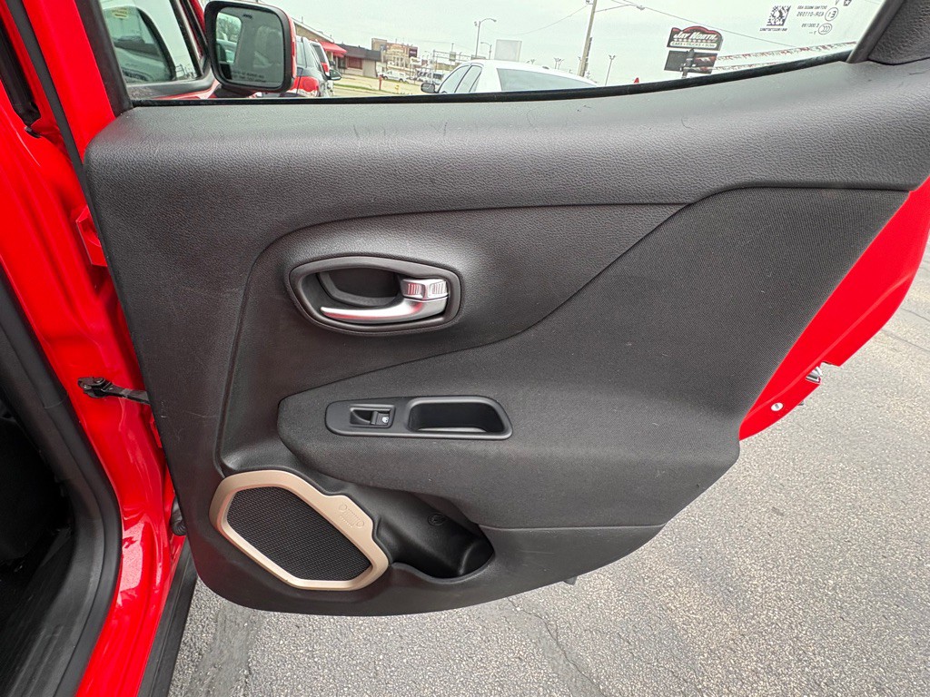 2017 Jeep Renegade Image 14