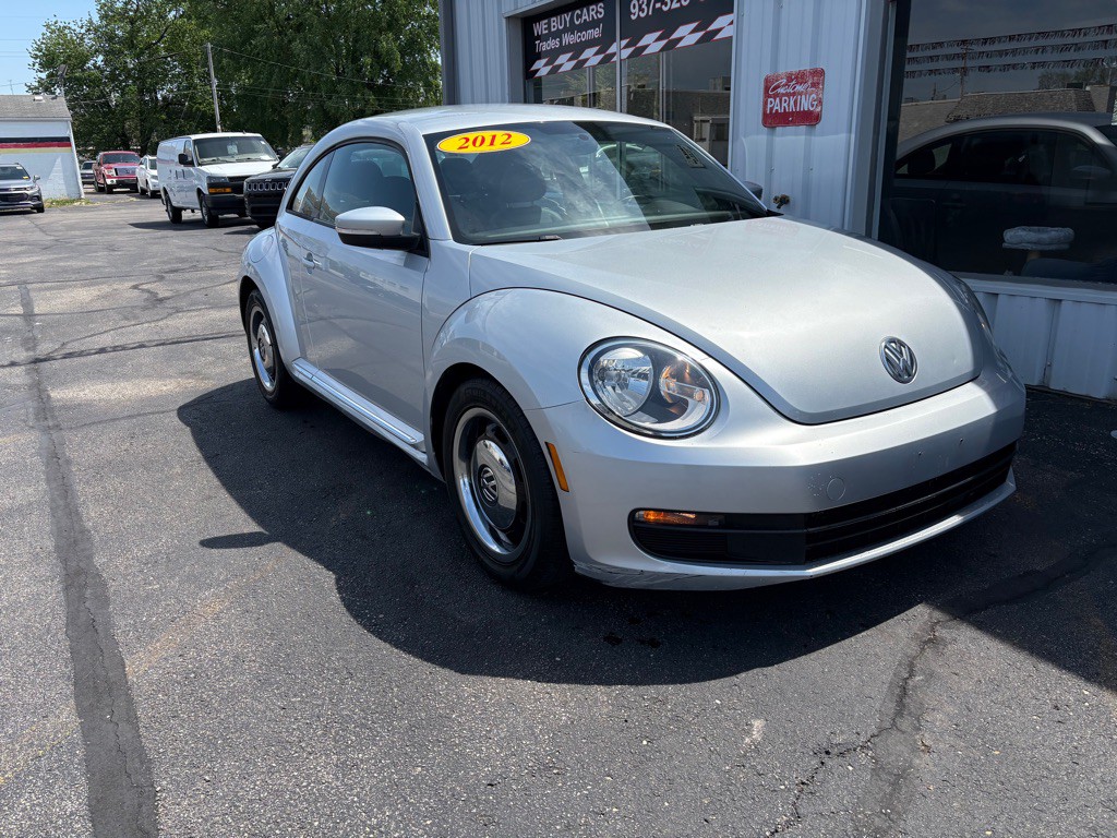2012 Volkswagen Beetle Image 1