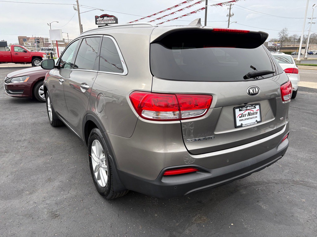 2016 Kia Sorento Image 4