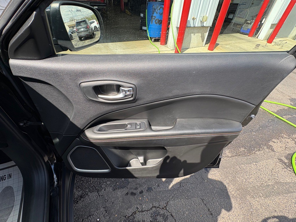 2019 Jeep Compass Image 16