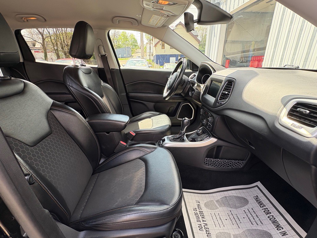 2019 Jeep Compass Image 17