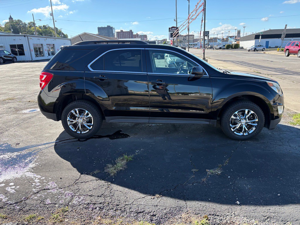 2017 Chevrolet Equinox Image 2