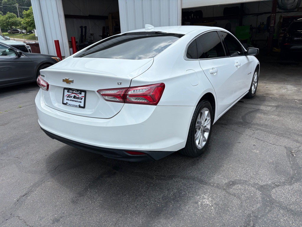 2022 Chevrolet Malibu Image 3
