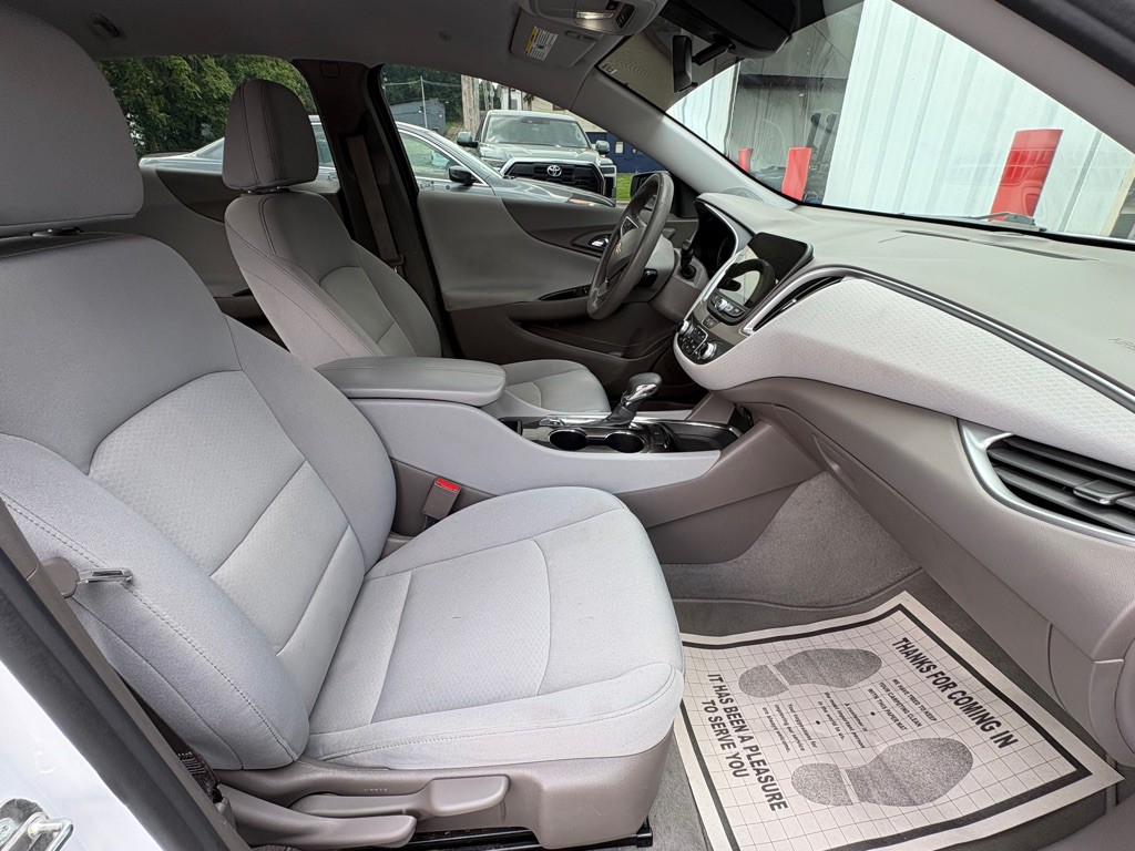 2022 Chevrolet Malibu Image 17