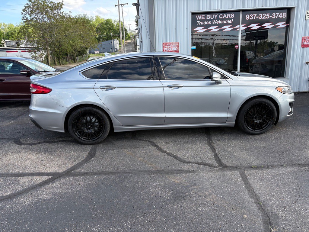 2020 Ford Fusion Image 2
