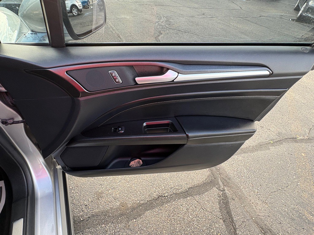 2020 Ford Fusion Image 17