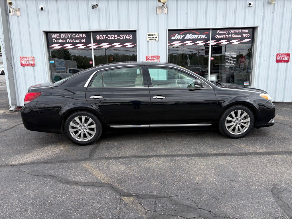 2011 Toyota Avalon Image 2