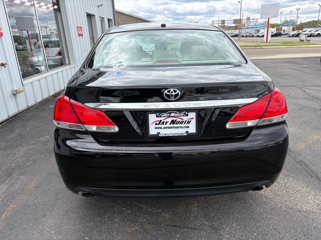 2011 Toyota Avalon Image 4