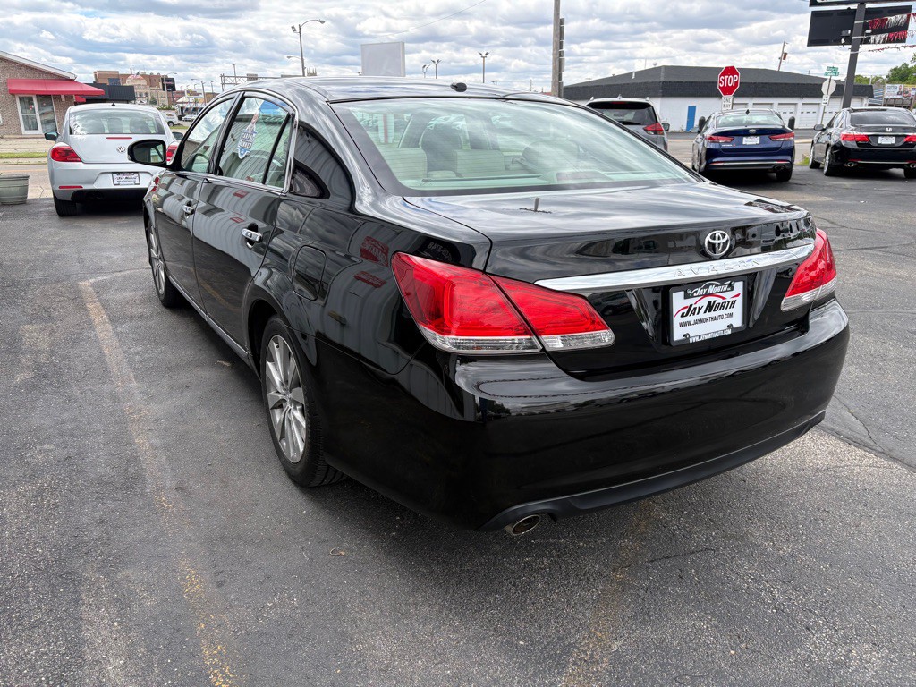 2011 Toyota Avalon Image 5