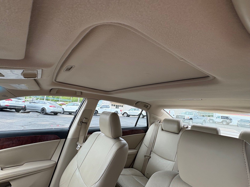 2011 Toyota Avalon Image 9