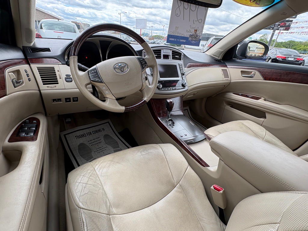 2011 Toyota Avalon Image 10