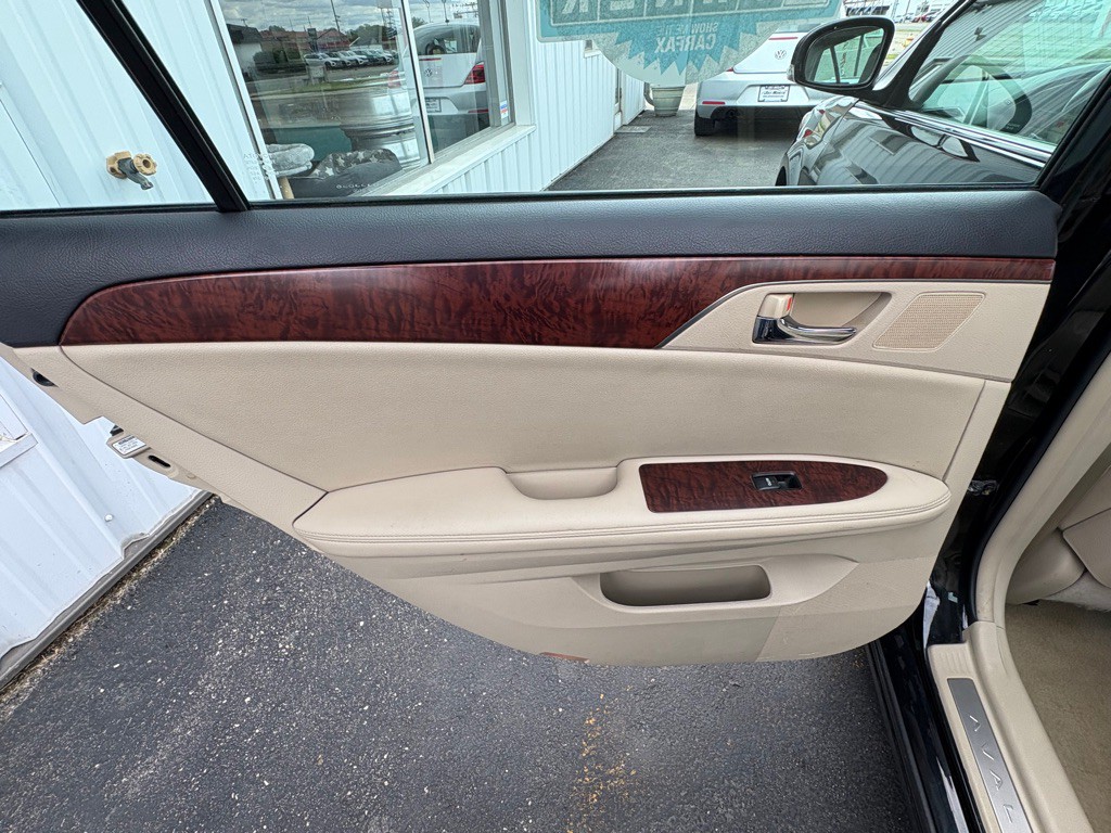 2011 Toyota Avalon Image 11