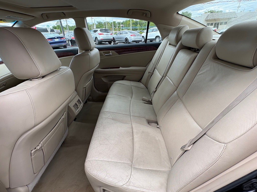 2011 Toyota Avalon Image 12