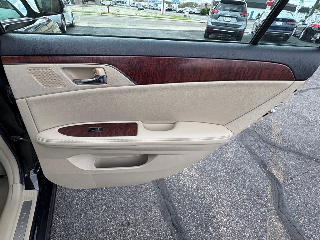 2011 Toyota Avalon Image 14
