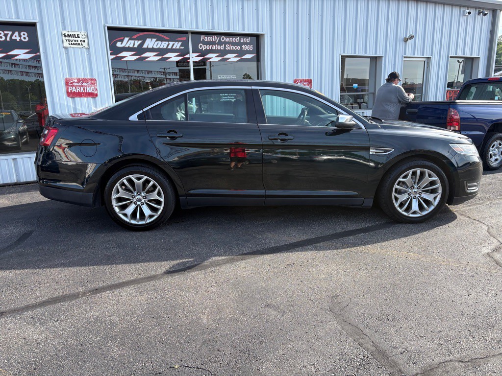 2014 Ford Taurus Image 2