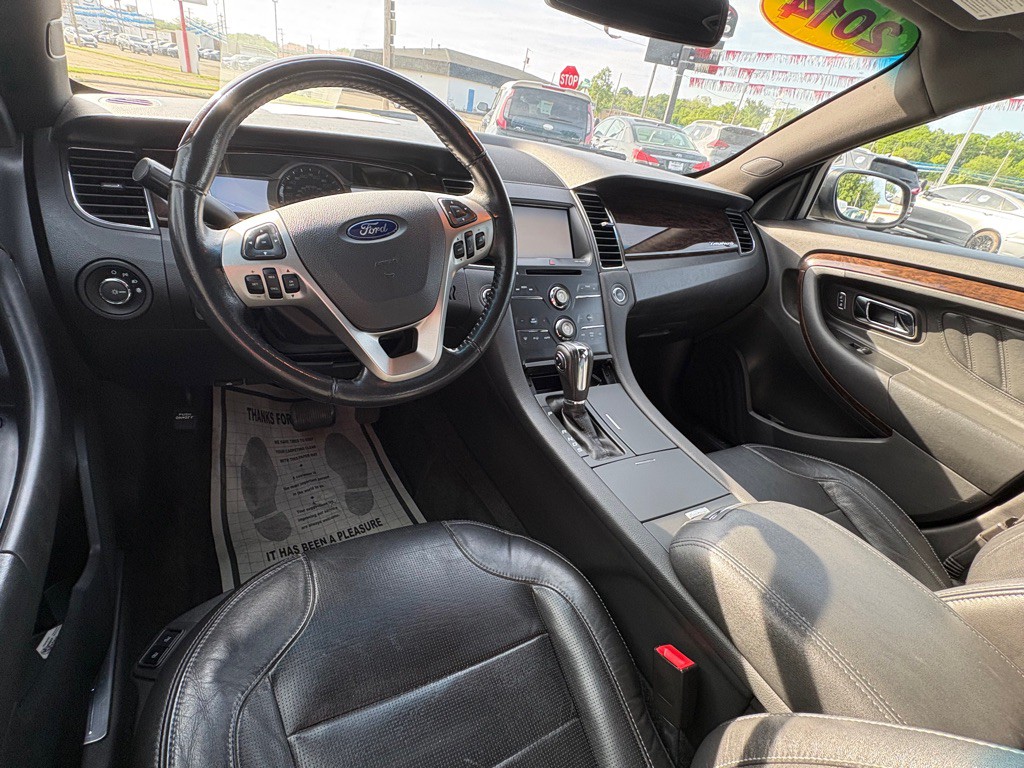 2014 Ford Taurus Image 10