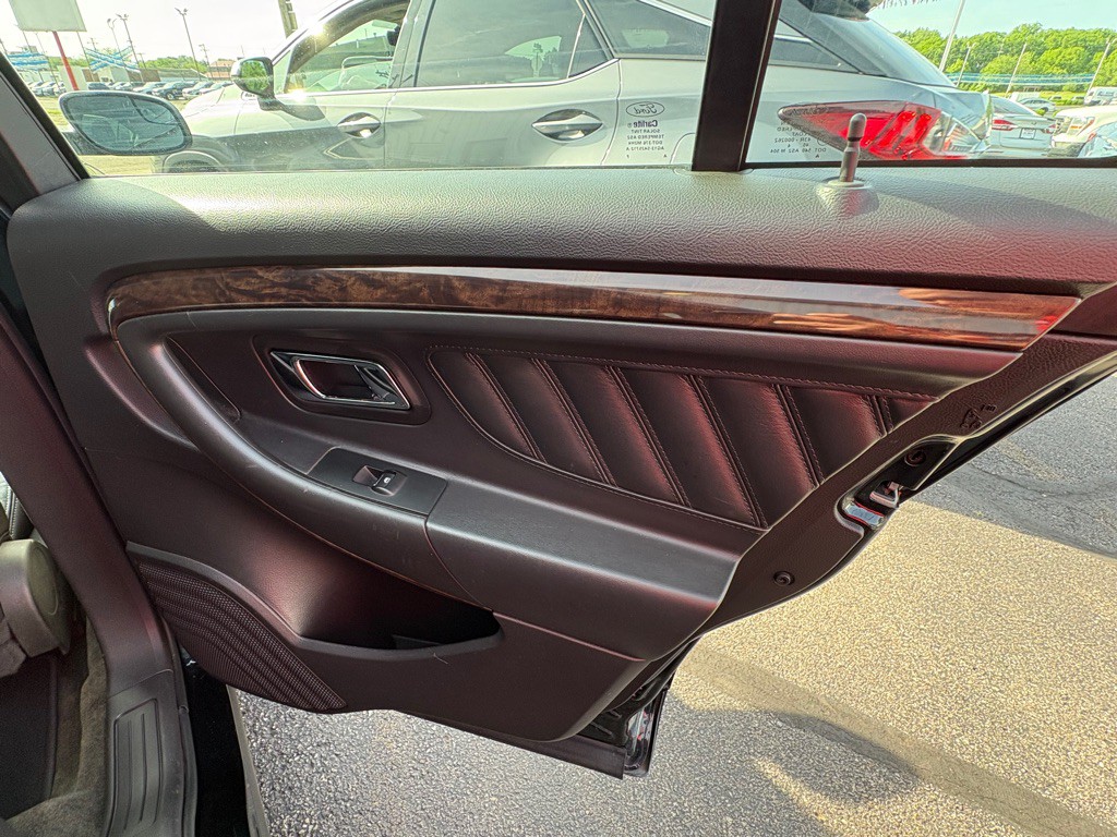 2014 Ford Taurus Image 14