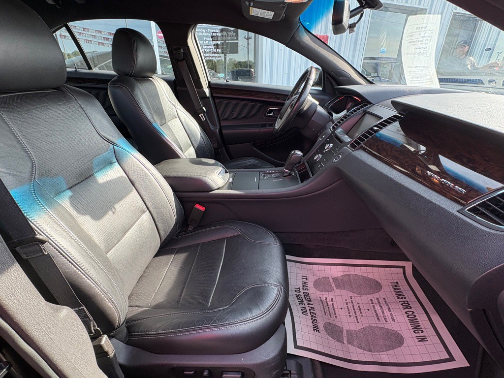 2014 Ford Taurus Image 17