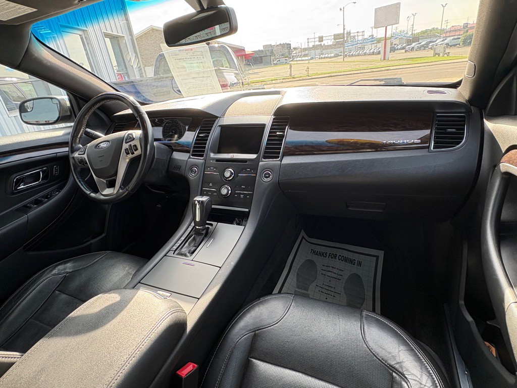 2014 Ford Taurus Image 18