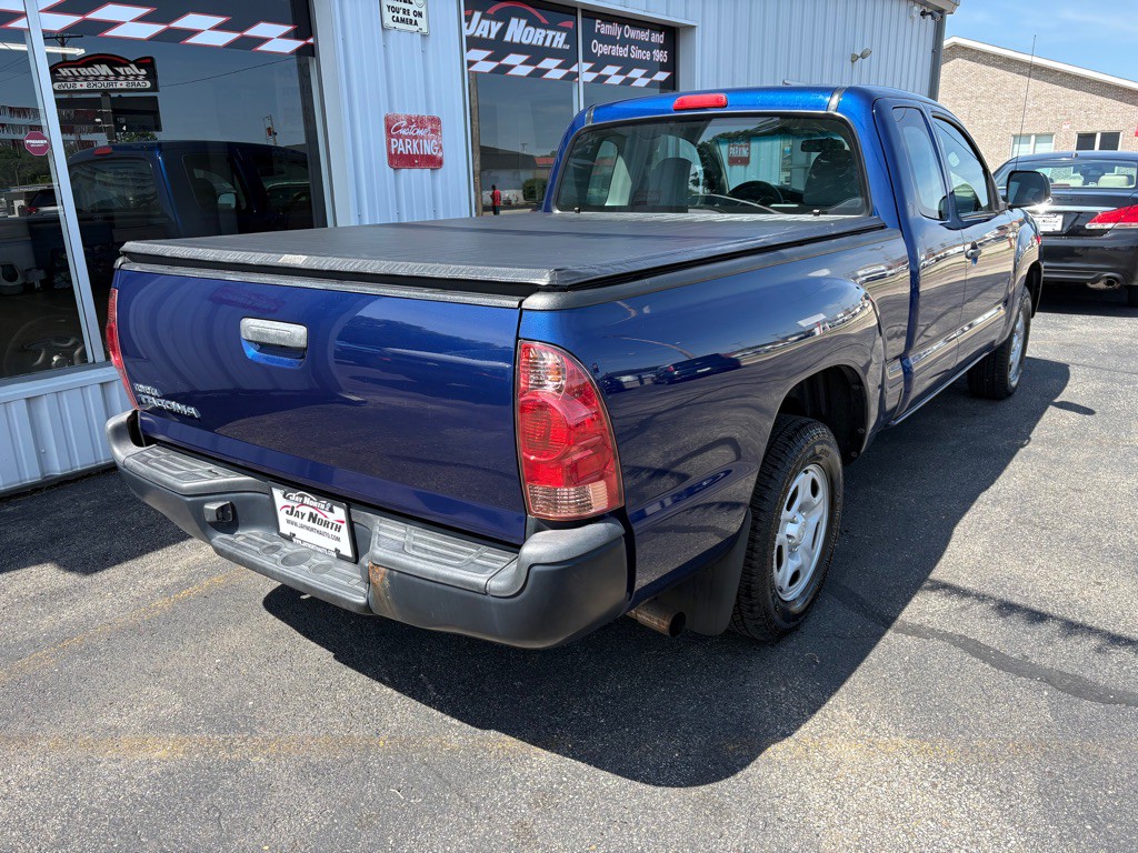2015 Toyota Tacoma Image 3
