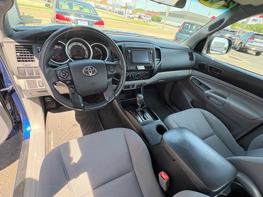 2015 Toyota Tacoma Image 10