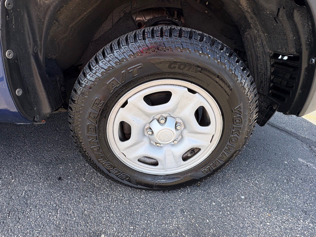 2015 Toyota Tacoma Image 19
