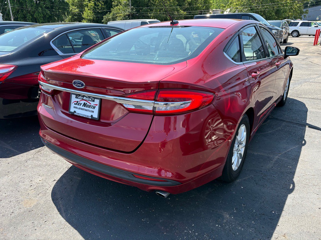 2017 Ford Fusion Image 2