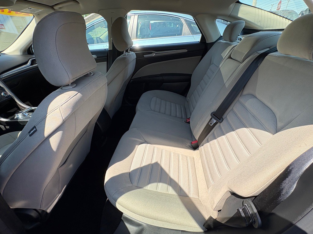 2017 Ford Fusion Image 11