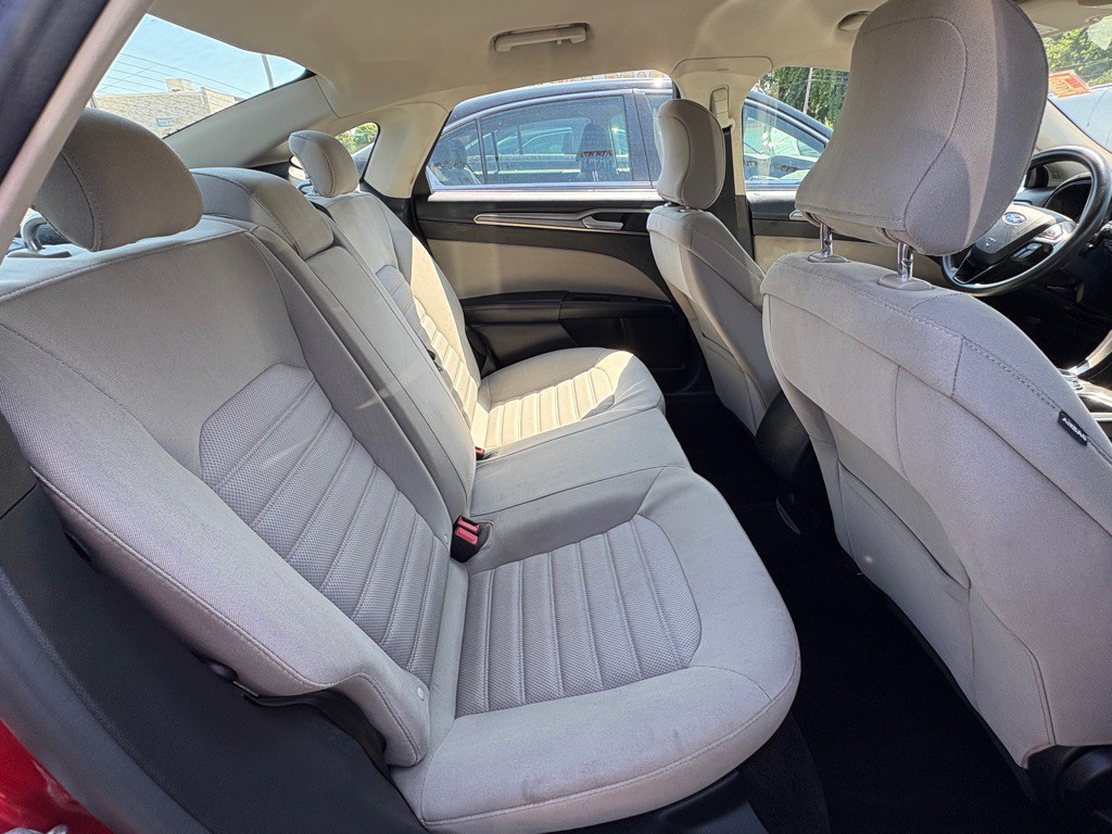 2017 Ford Fusion Image 14