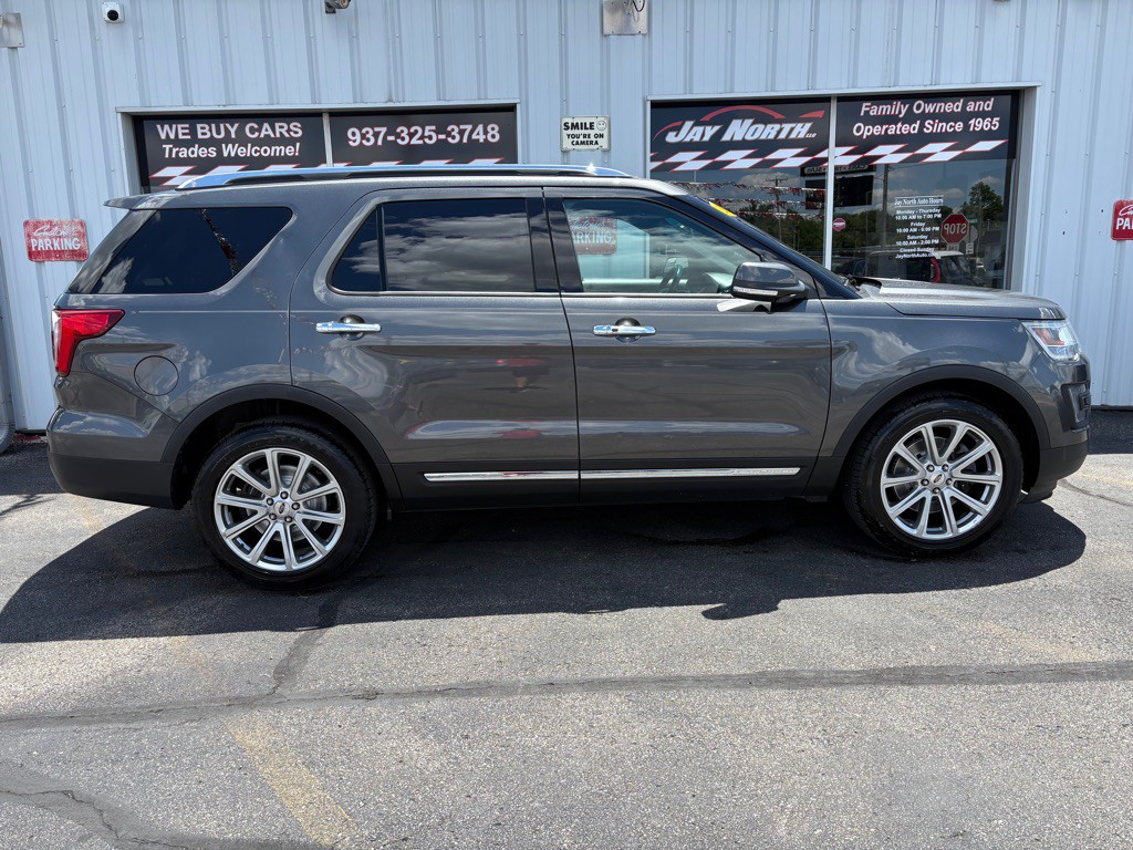 2016 Ford Explorer Image 2