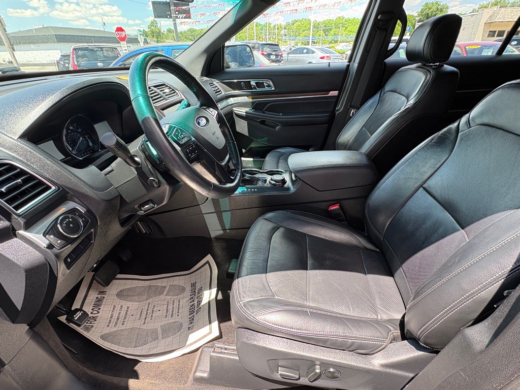 2016 Ford Explorer Image 9