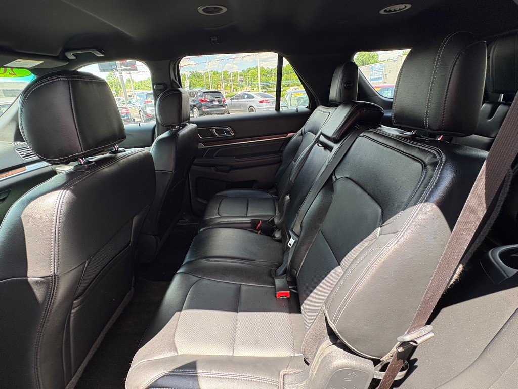 2016 Ford Explorer Image 13