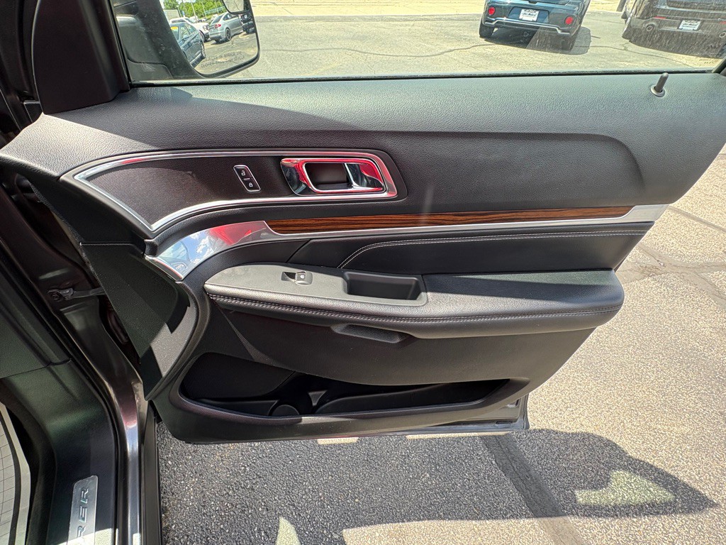 2016 Ford Explorer Image 20