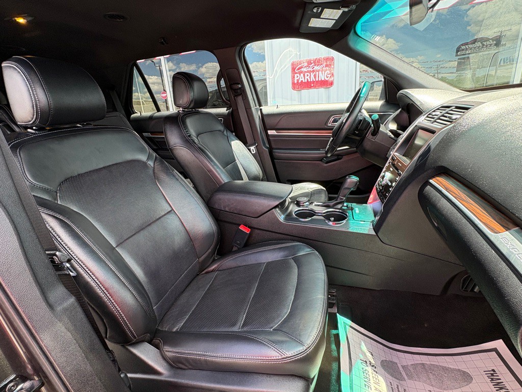 2016 Ford Explorer Image 21