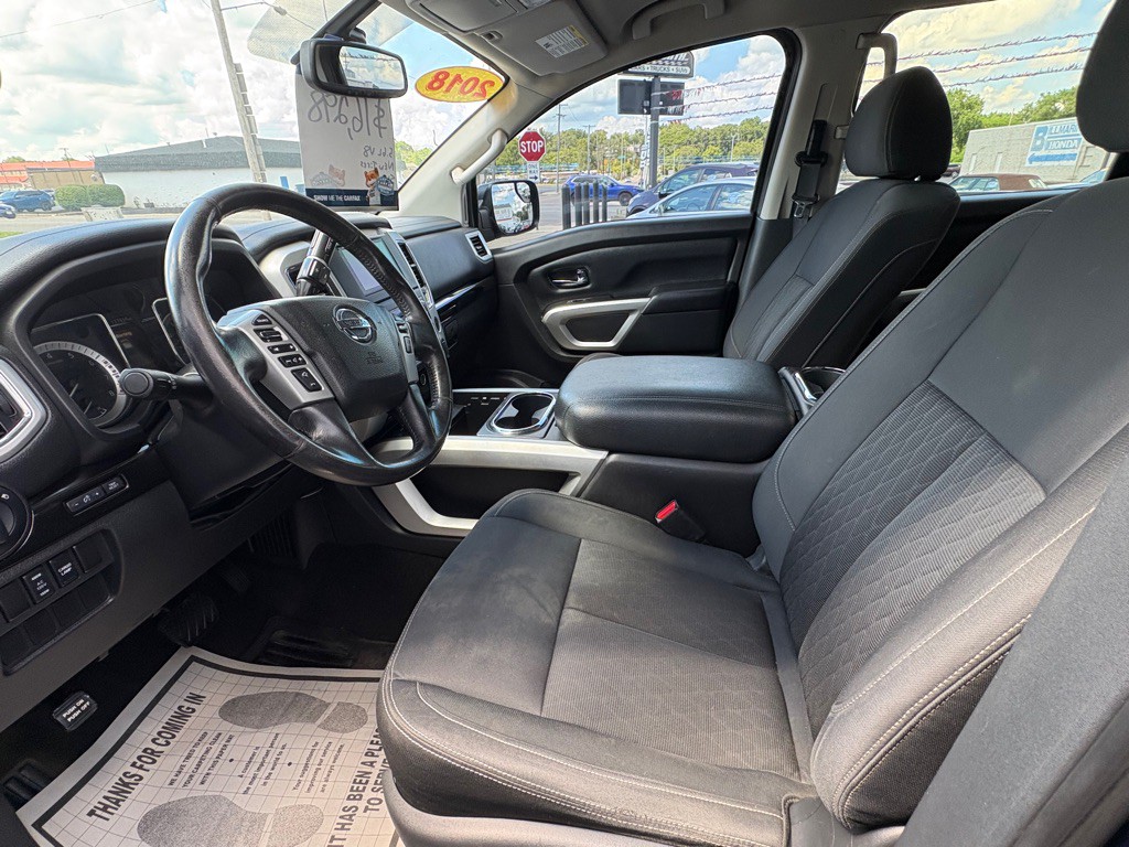 2018 Nissan Titan Image 9
