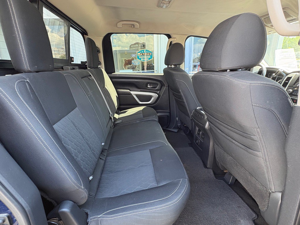 2018 Nissan Titan Image 16
