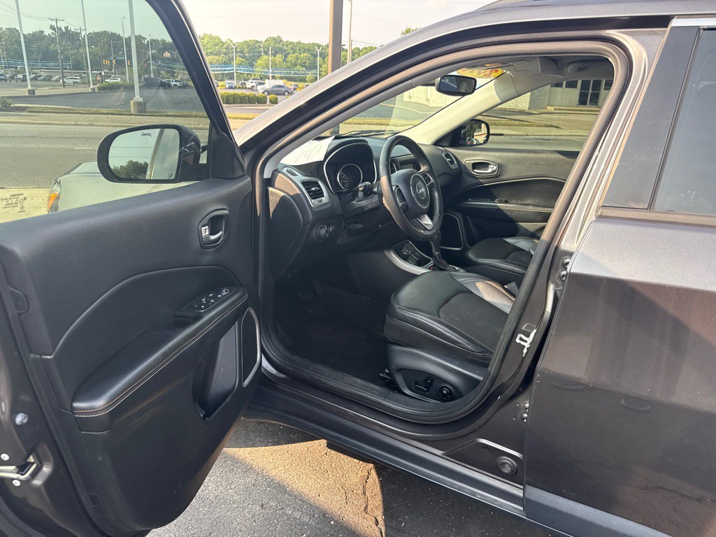 2018 Jeep Compass Image 12