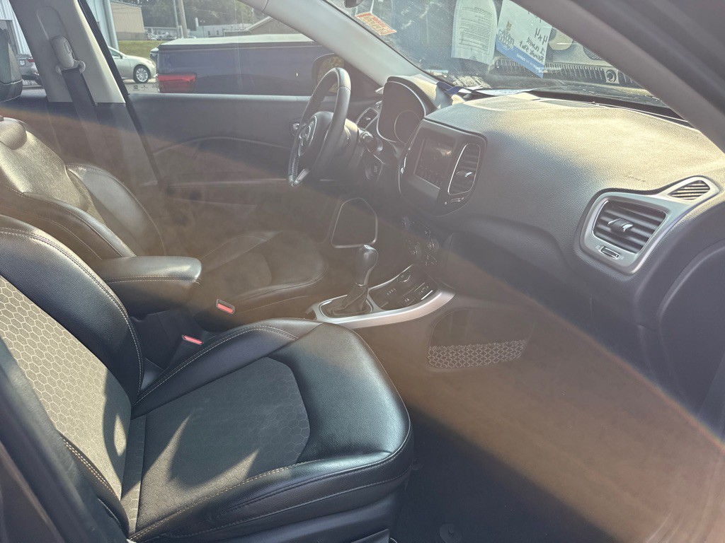 2018 Jeep Compass Image 17