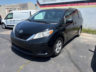 Image for 2017 Toyota Sienna LE ID: 7512195