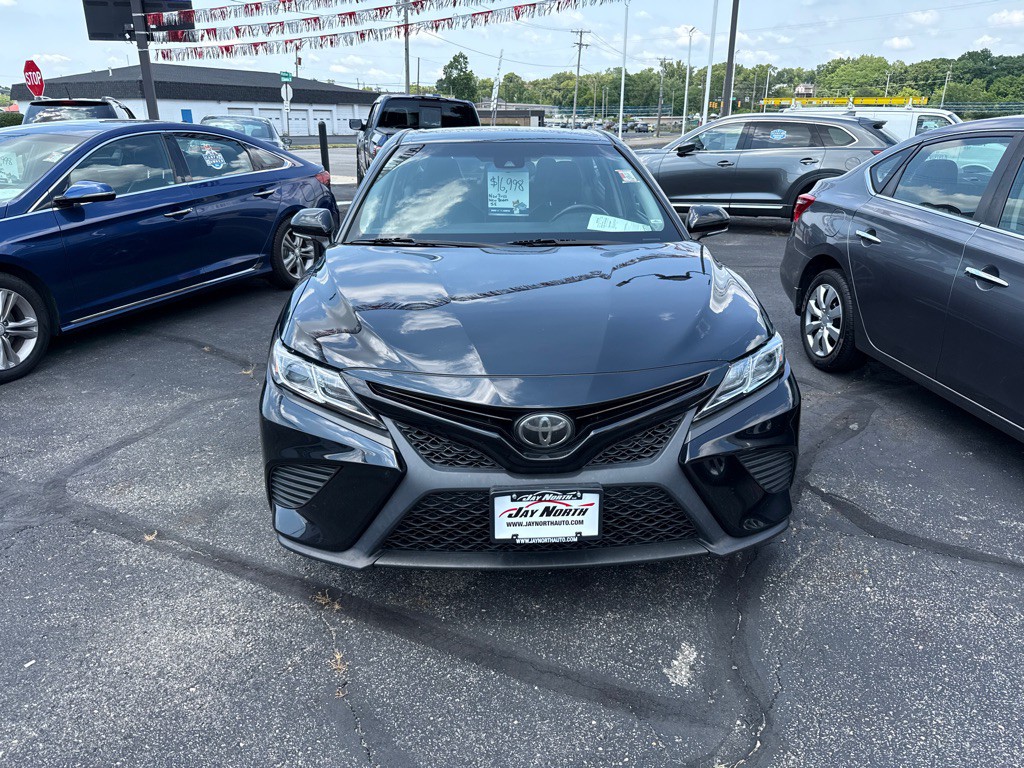2018 Toyota Camry Image 2