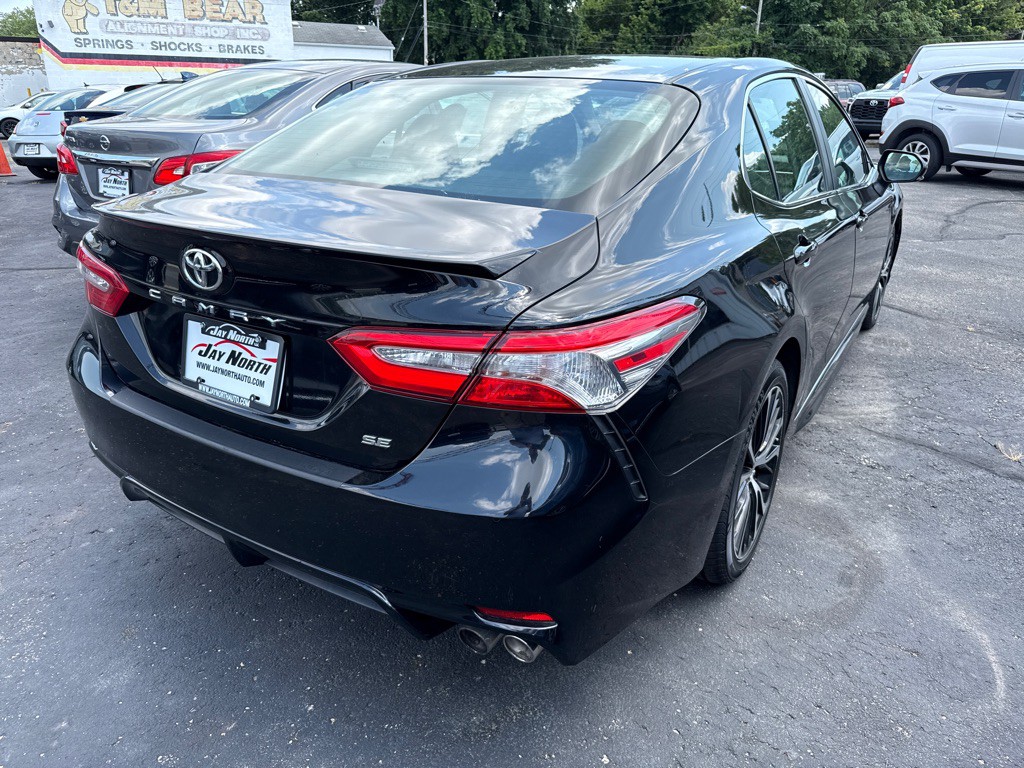 2018 Toyota Camry Image 6