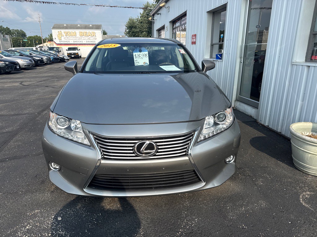 2015 Lexus ES Image 2