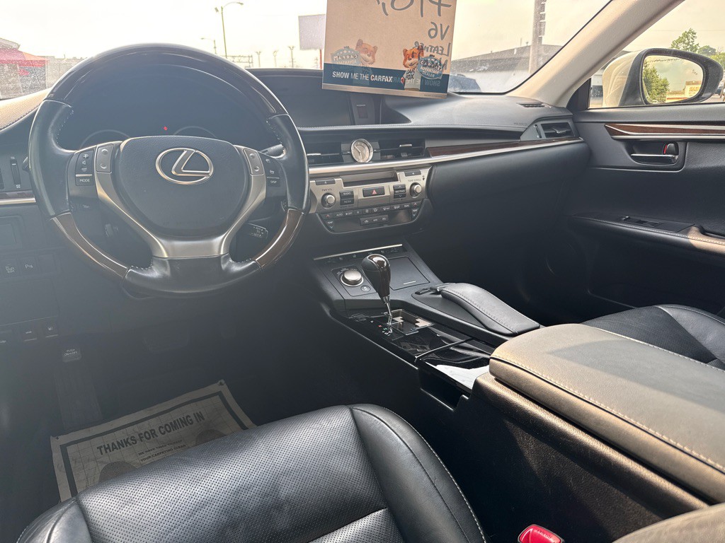 2015 Lexus ES Image 10
