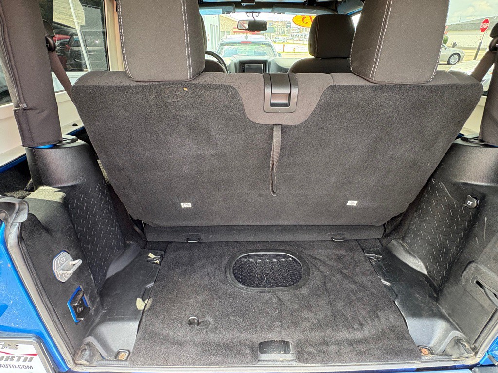 2015 Jeep Wrangler Image 12