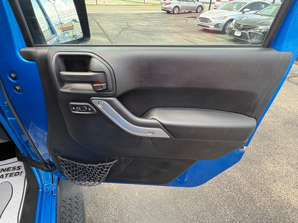 2015 Jeep Wrangler Image 17