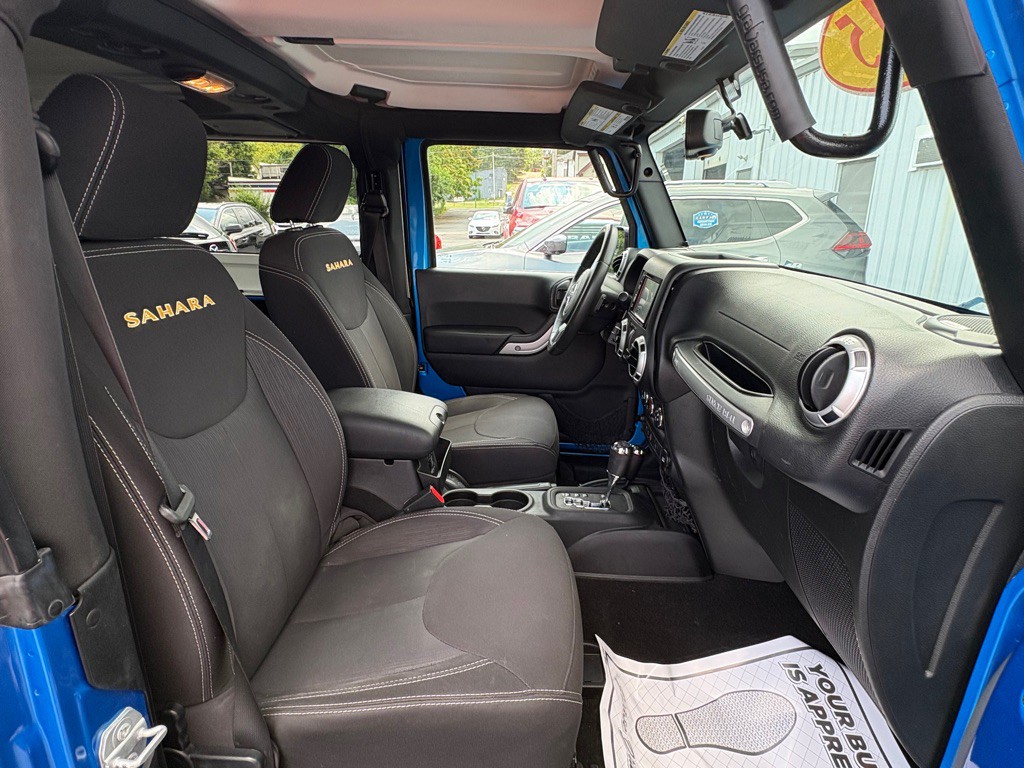 2015 Jeep Wrangler Image 18