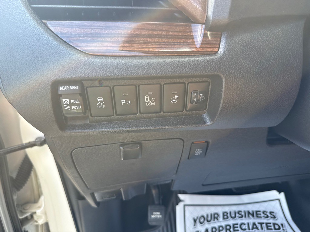 2015 Toyota Sienna Image 15