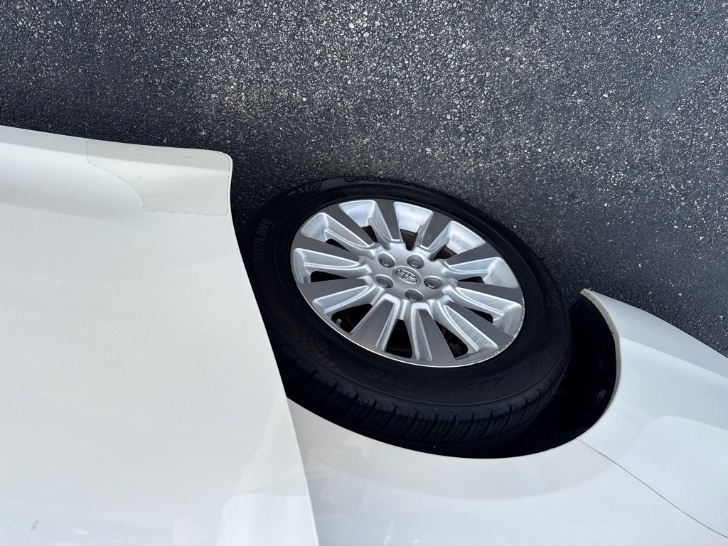 2015 Toyota Sienna Image 21