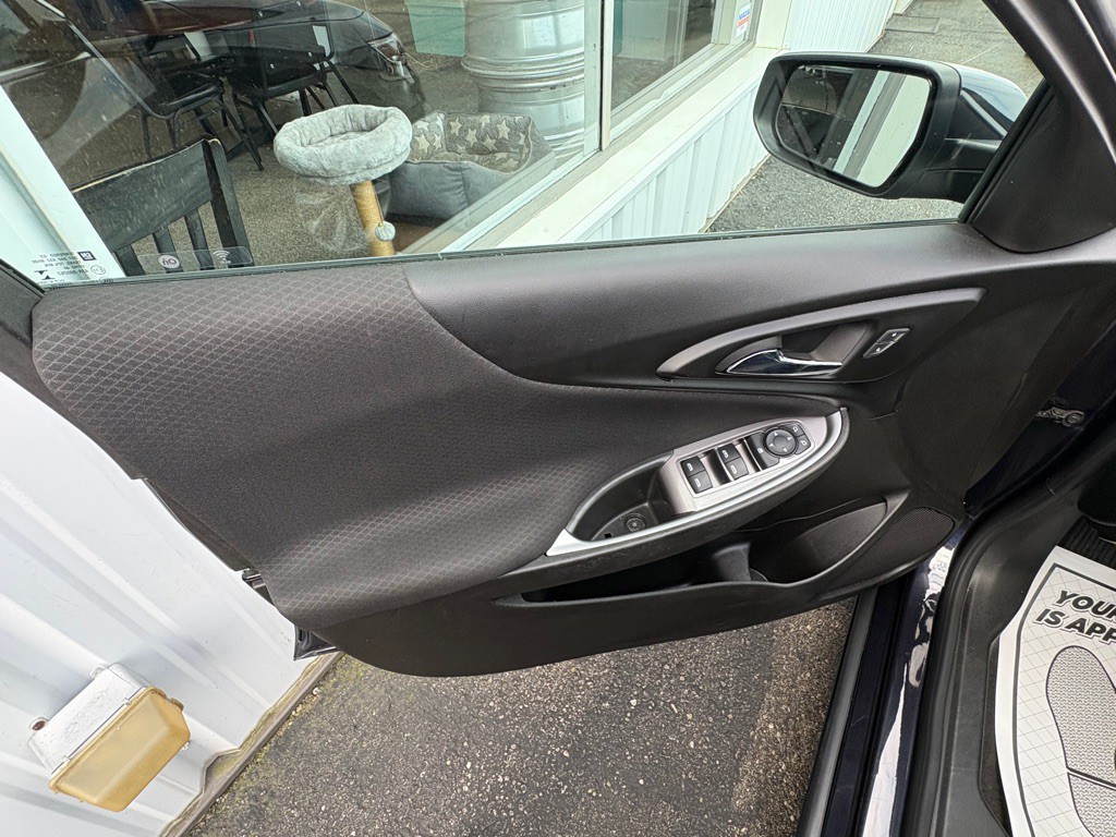 2023 Chevrolet Malibu Image 8